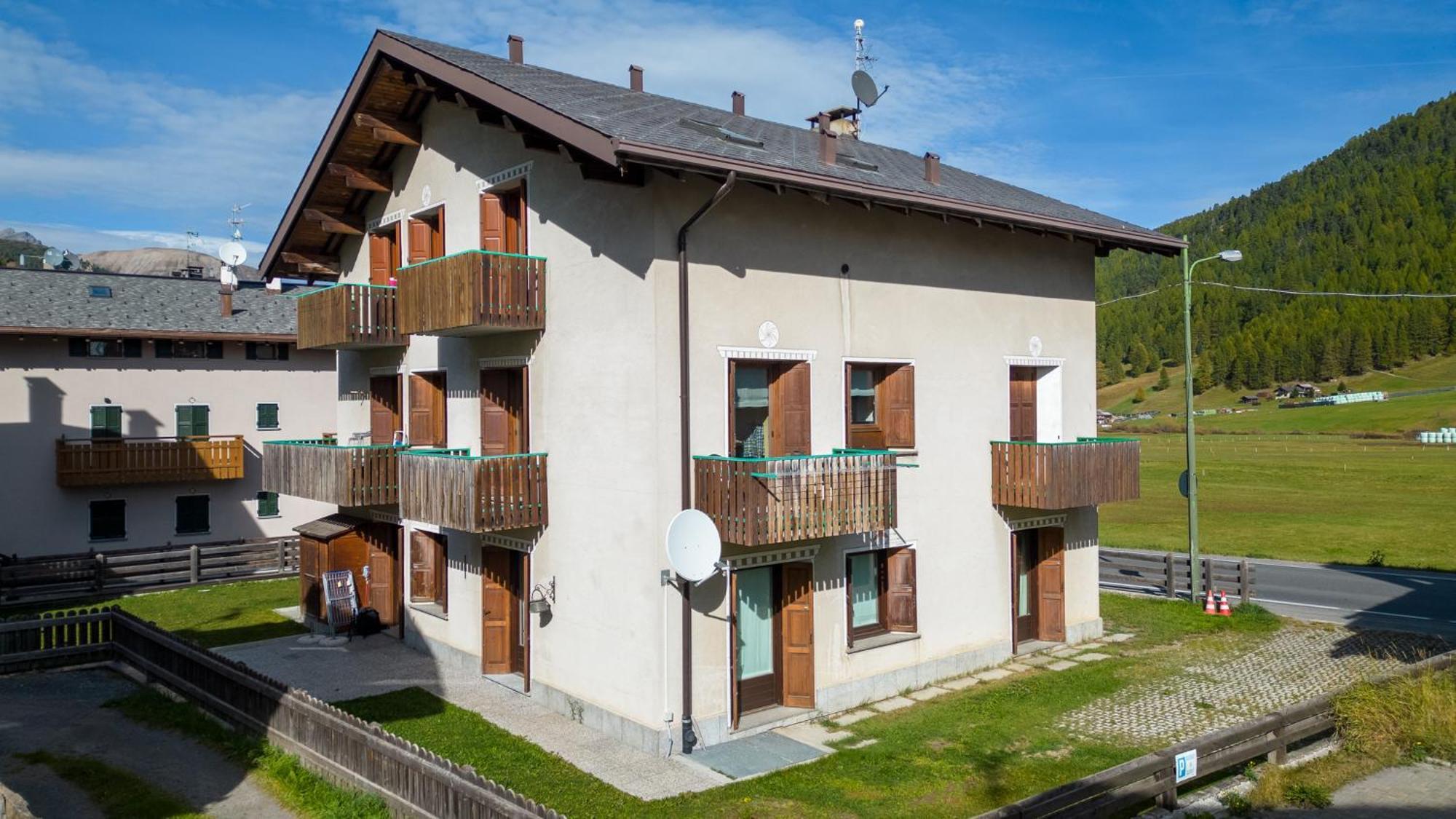Bluebell Apartments Ливиньо Экстерьер фото